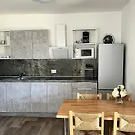 House Viric דירה ויר