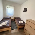 דירה House Viric
