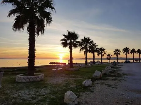 House Viric 아파트 *