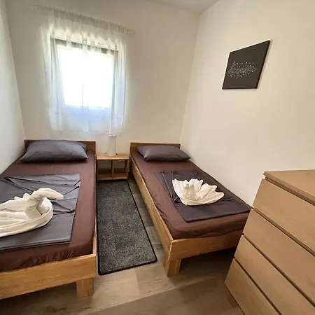 House Viric شقة فير